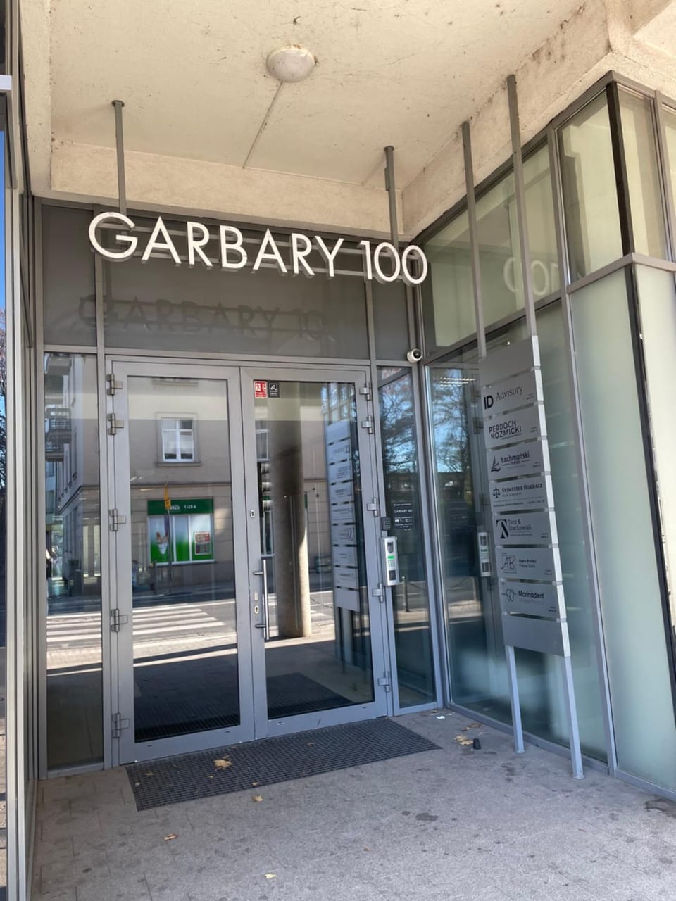 Garbary 100 White Apartment, free parking, self check-in 24h, air-conditioning Apartment in Poznan