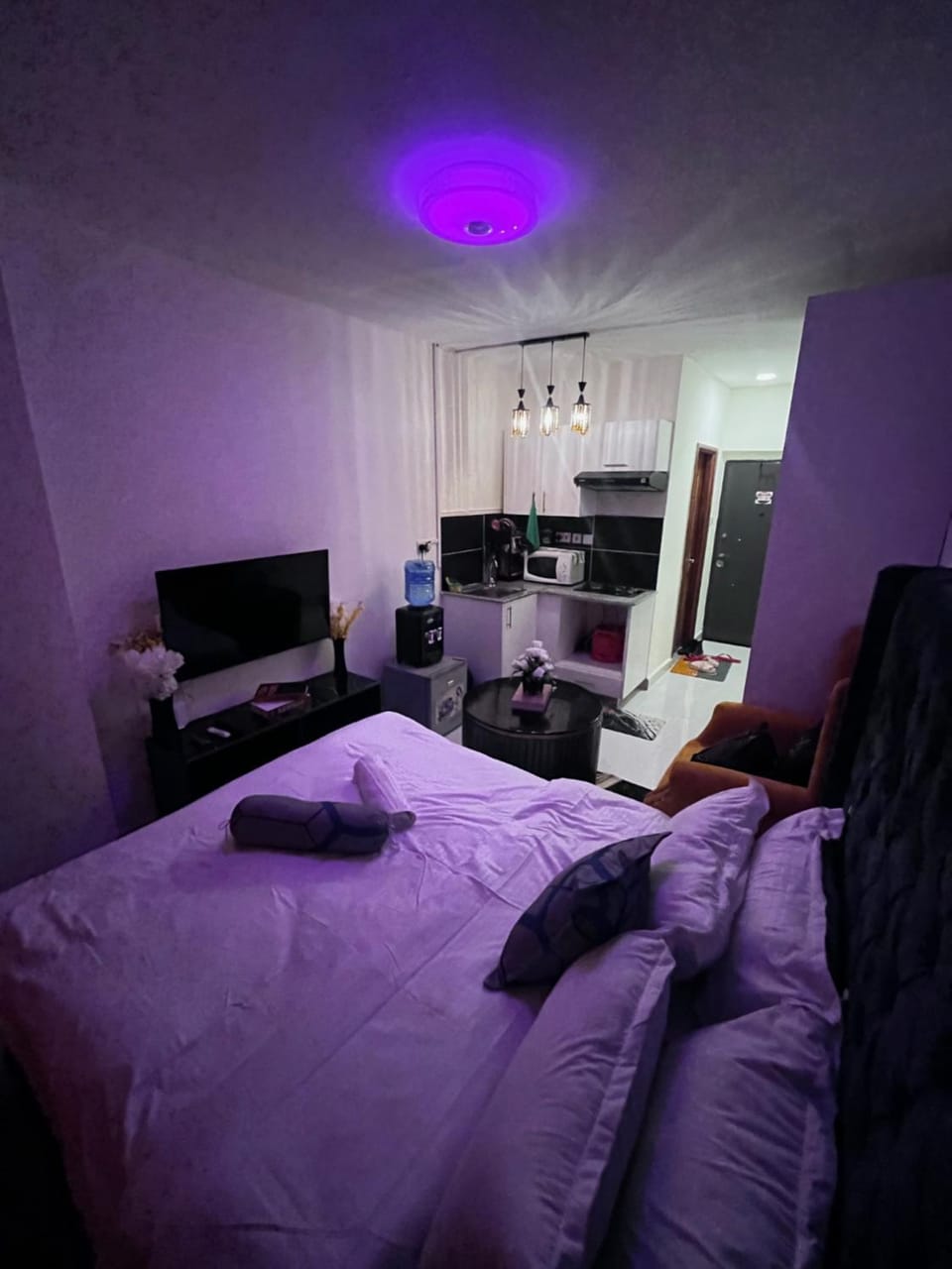 Photo of the whole room