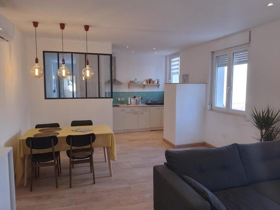 Superbe appartement rénové à 250m des remparts Apartment in Avignon
