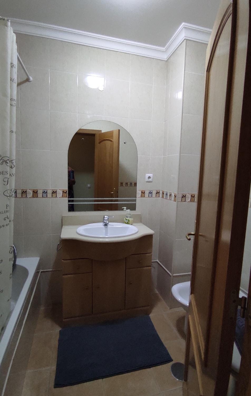 Shower, Toilet, Bathroom, Bath, towels