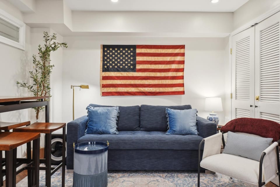 Bed, Living room, Seating area