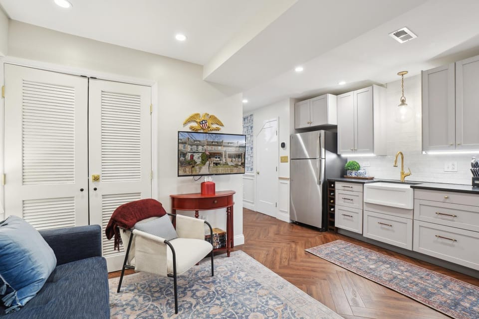 Kitchen or kitchenette, Living room, Seating area, Dining area, dishwasher, oven, stove