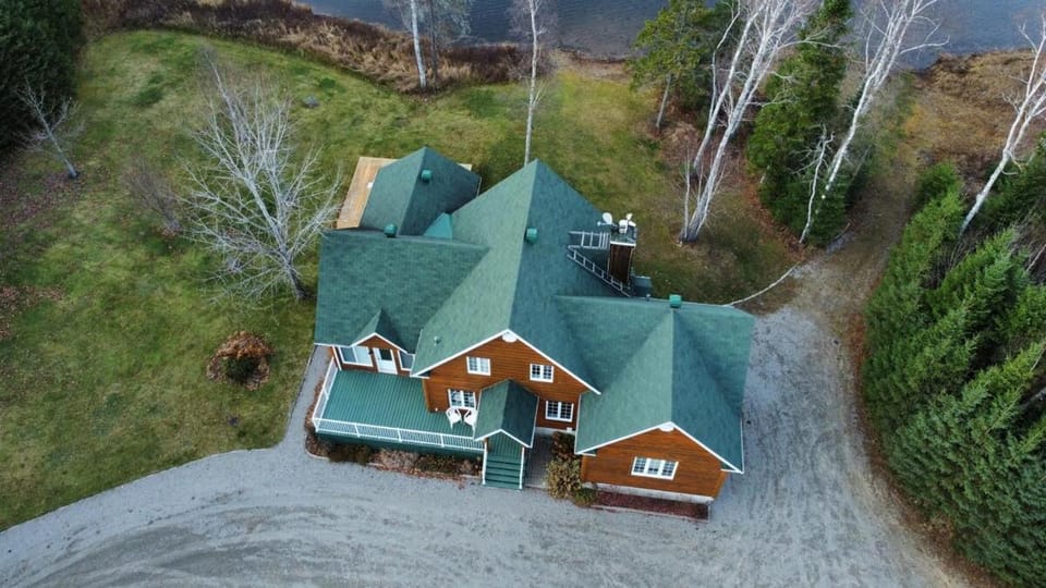 Le Grand Boisé Chalet in Quebec