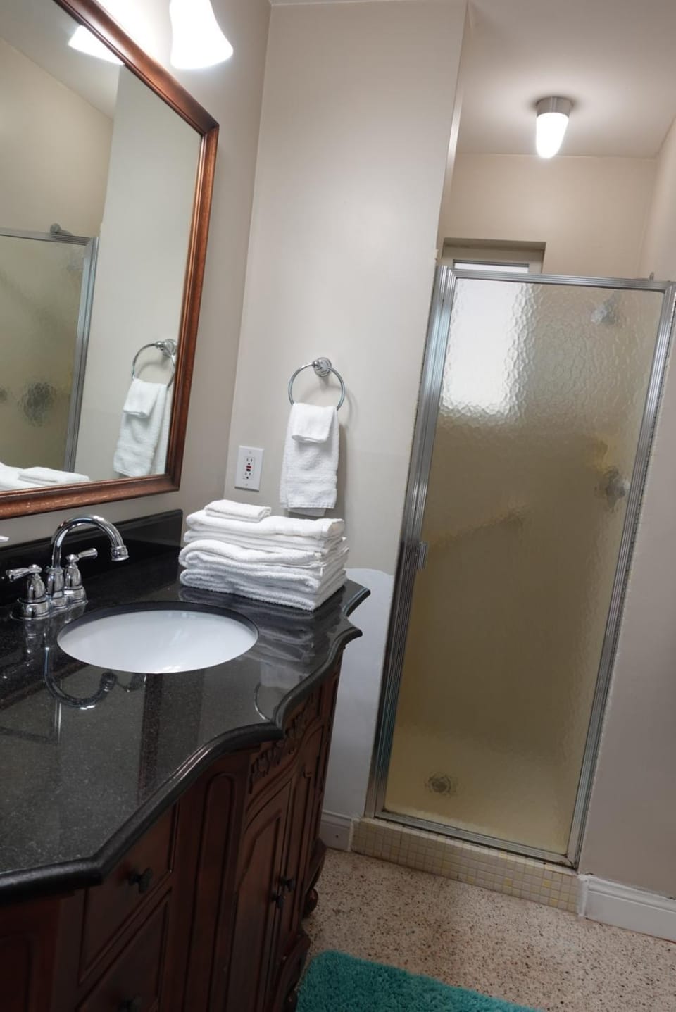 Shower, Bathroom, towels