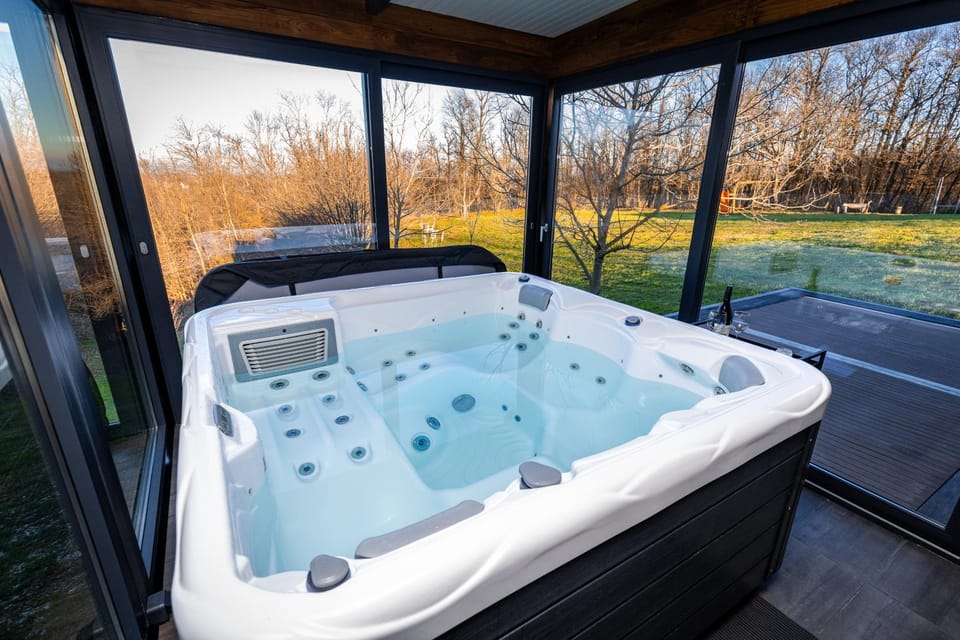 Natural landscape, Hot Tub, Inner courtyard view
