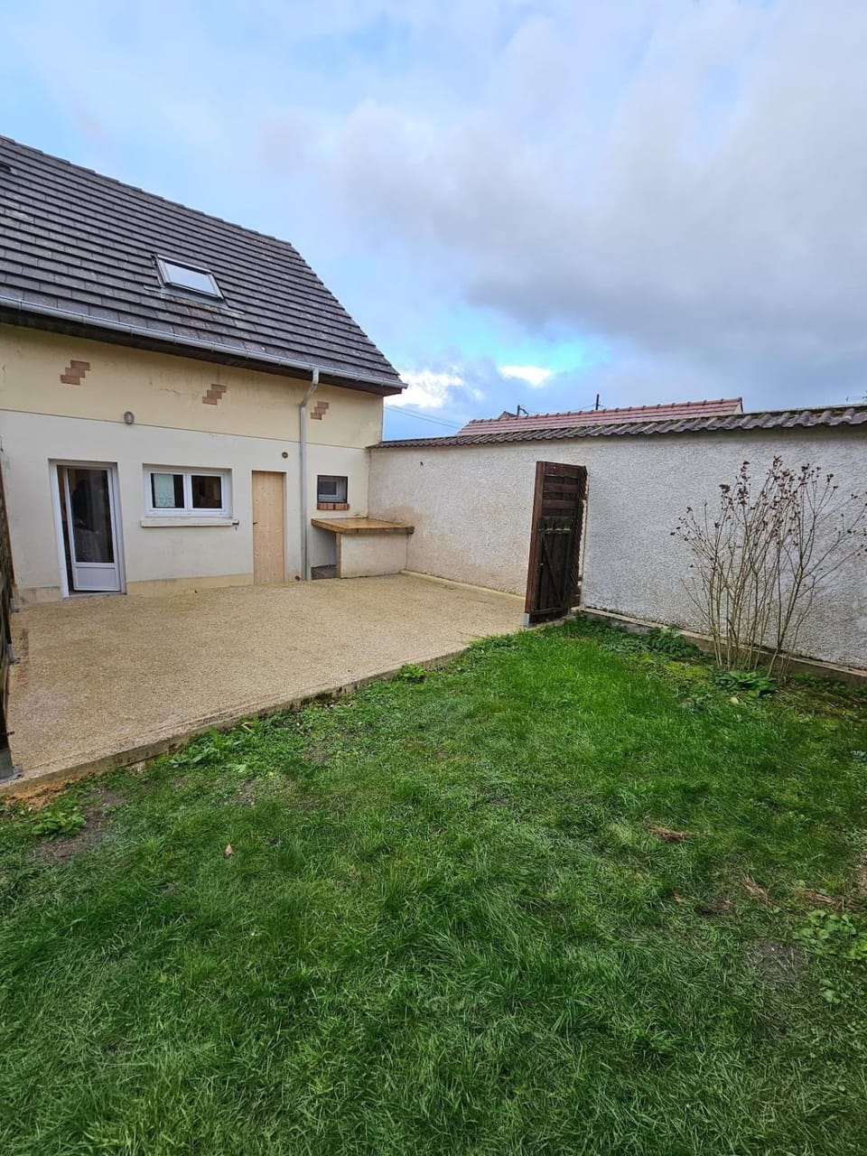 Property building, Spring, Day, Garden, Garden, Garden view