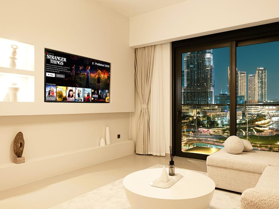 TV and multimedia, Living room, Seating area, Evening entertainment, City view