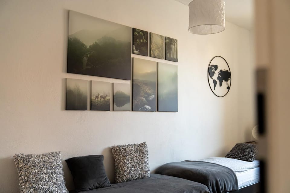 Bed, Photo of the whole room, Seating area, Bedroom