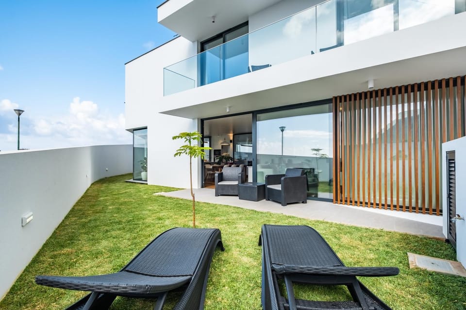 Garden, sunbed