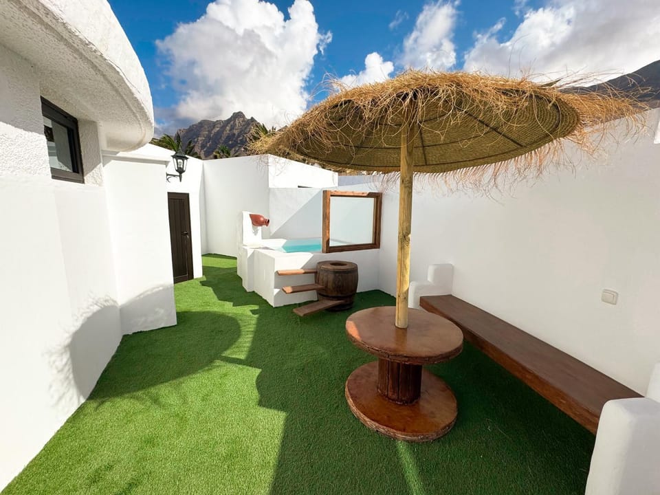 Bungalow Ahul Famara con pequeña piscina House in Isla de Lanzarote