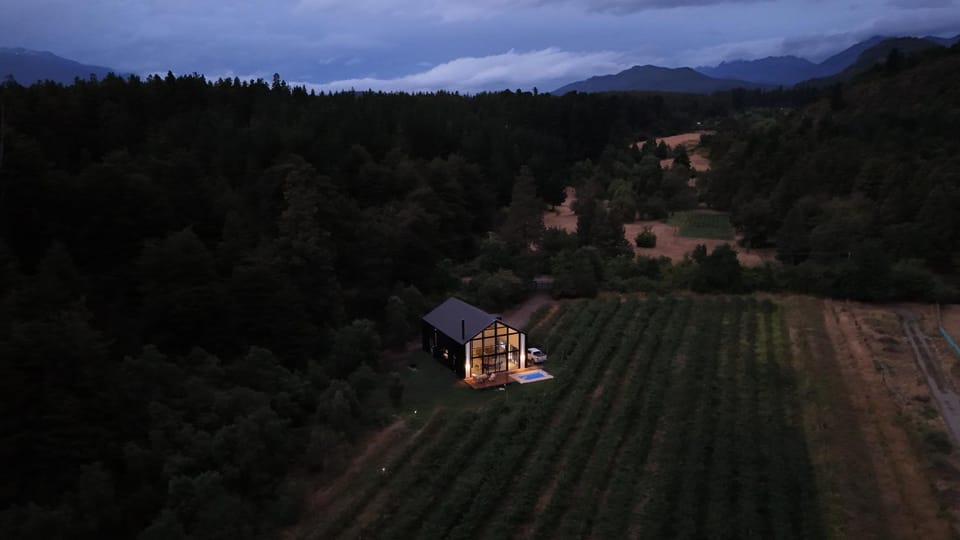 Moderna Casa entre Campo de Frambuesas House in Río Negro Province