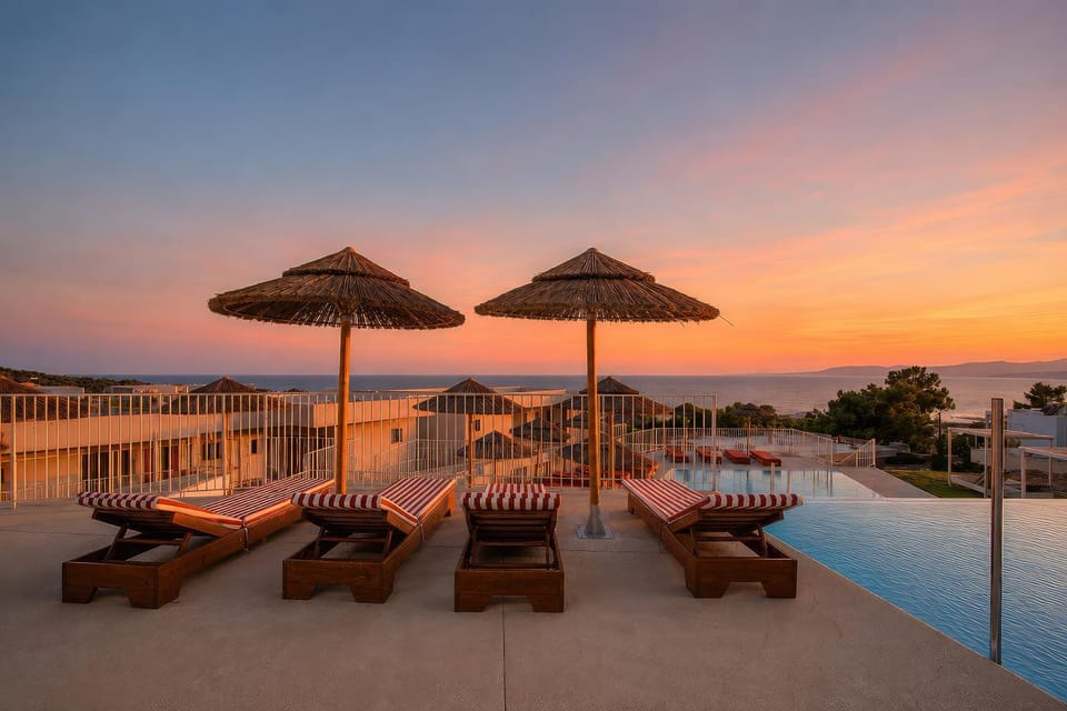 Sea view, Swimming pool, sunbed