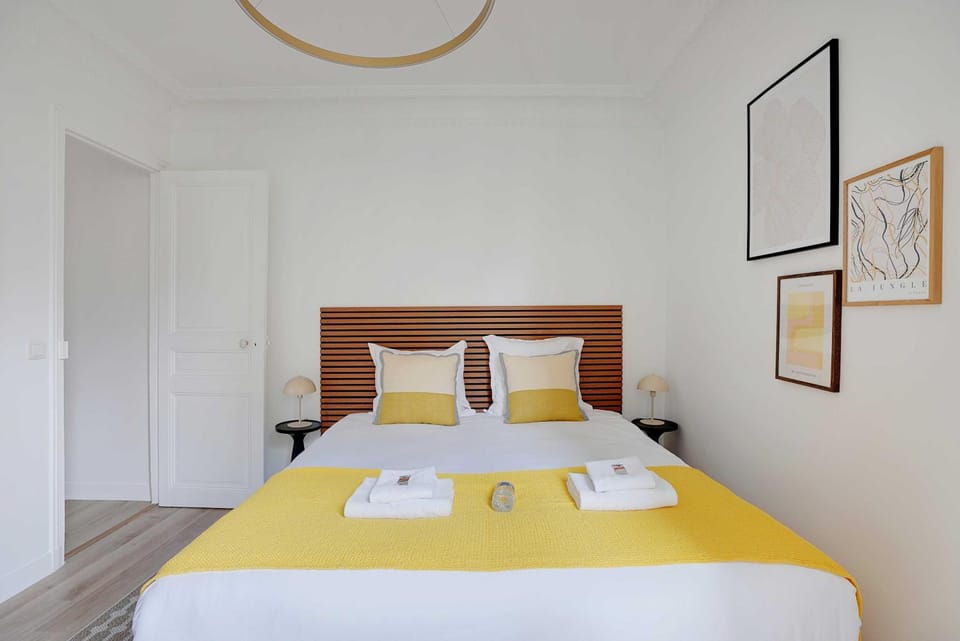 Bed, Photo of the whole room, Bedroom, towels, wardrobe