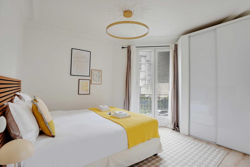 Bed, Photo of the whole room, Bedroom, wardrobe
