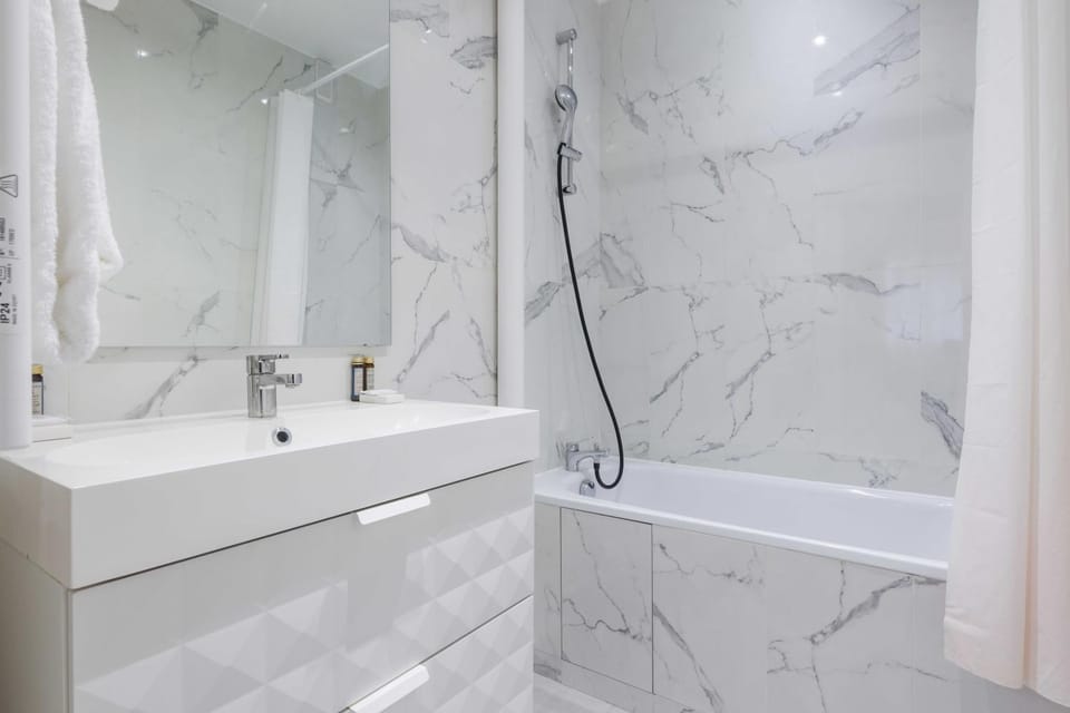 Spacious flat 5P - 3BDR with balcony Boulogne Billancourt Apartment in Paris