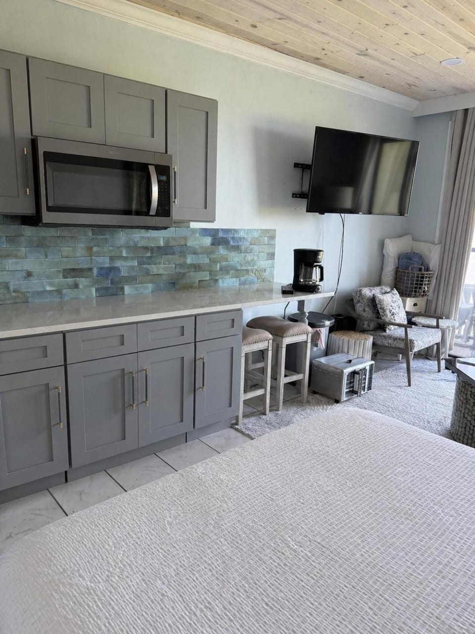 TV and multimedia, Kitchen or kitchenette