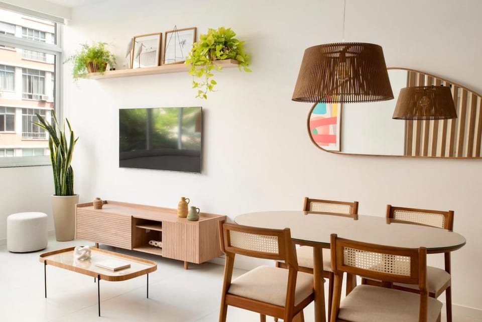 Renovated Stylish Two Bedroom Apartment in Ipanema, Steps to Beach Apartment in Rio de Janeiro