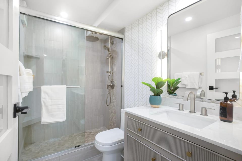 Shower, Toilet, Bathroom, Other, towels