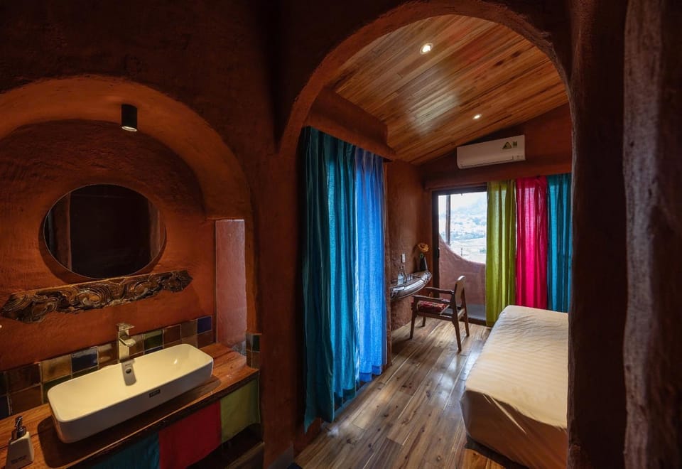 Nắng Hotels & Restaurants Hotel in Laos