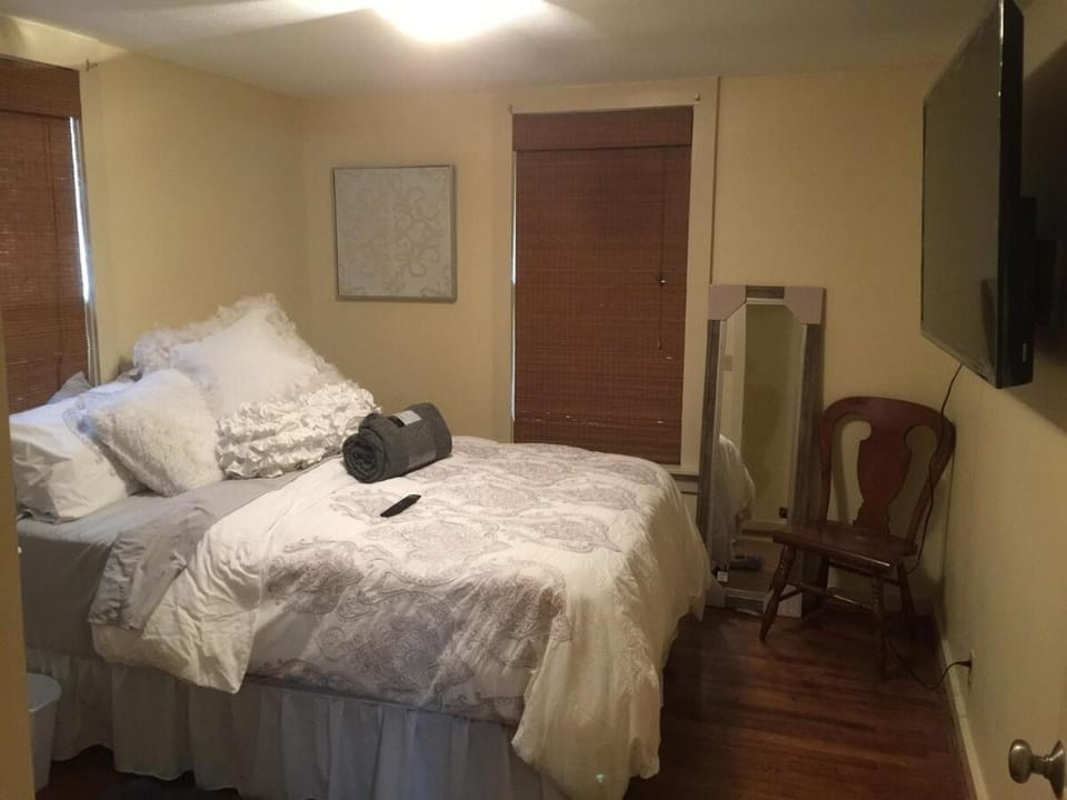 2br home with patio near lakes and walking trails House in Little Rock