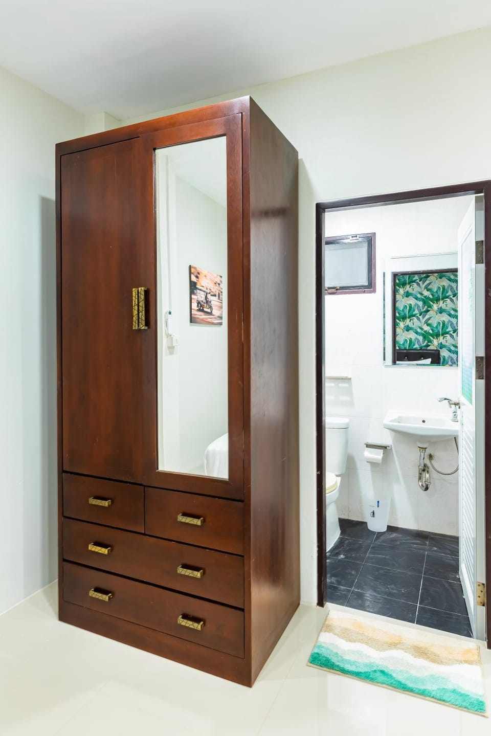 Toilet, Bathroom, wardrobe