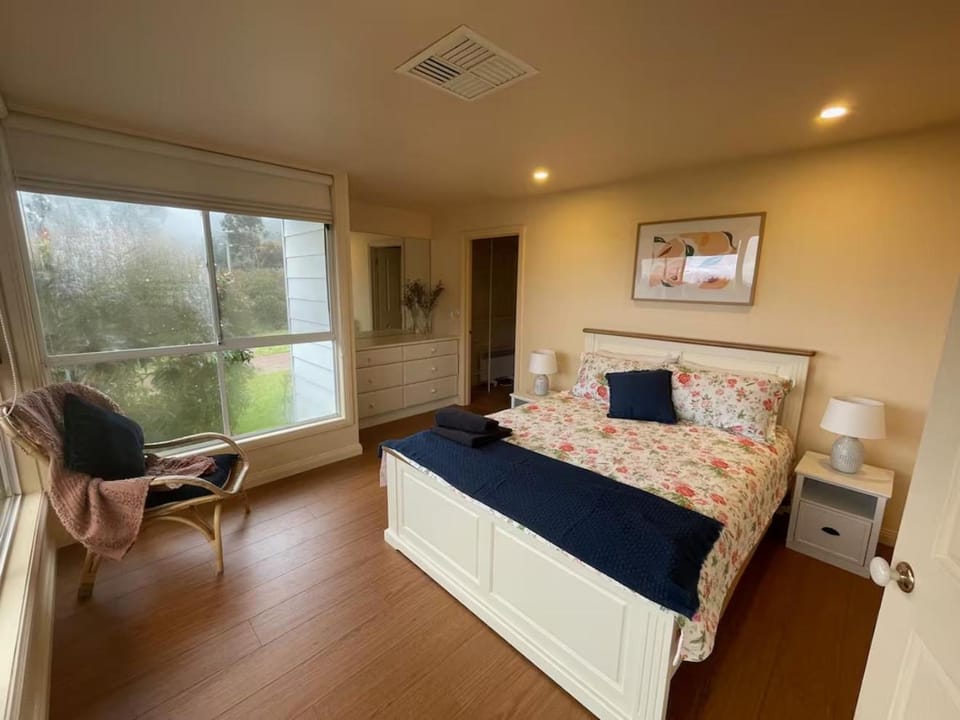 The Lake House at Mansfield House in Bonnie Doon