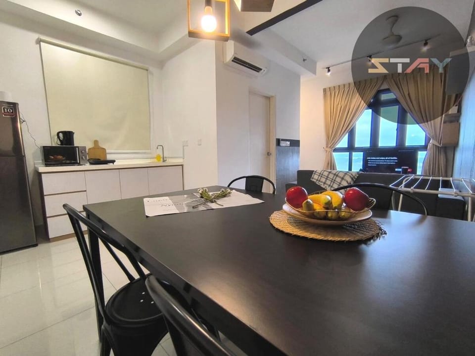Meridin Sovo 2Pax Cozy Corner 1Bed Netflix By STAY Apartment in Johor