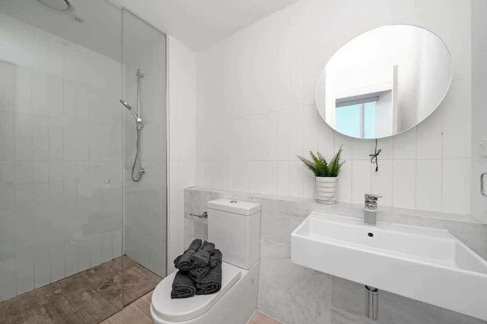 Central 2BR Near Queen Victoria Market Apartment in Melbourne