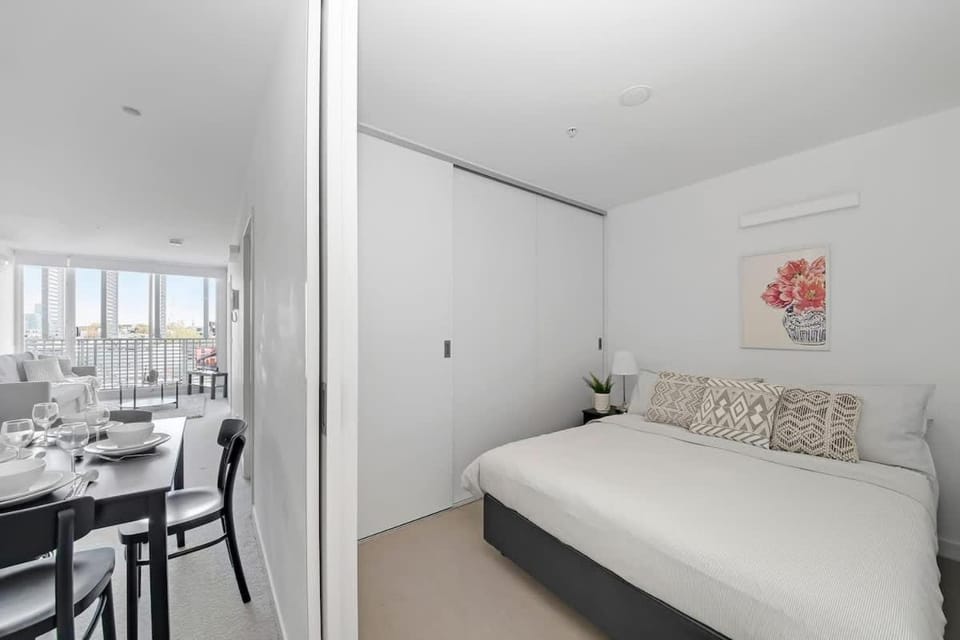 Central 2BR Near Queen Victoria Market Apartment in Melbourne