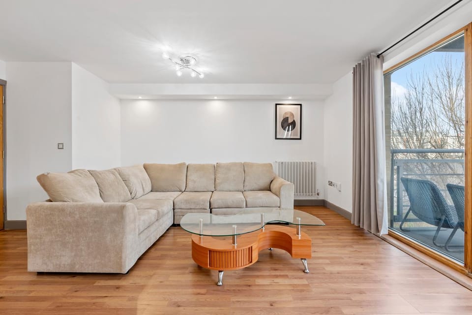 Luxury Apartment Silvertown Way Apartment in London