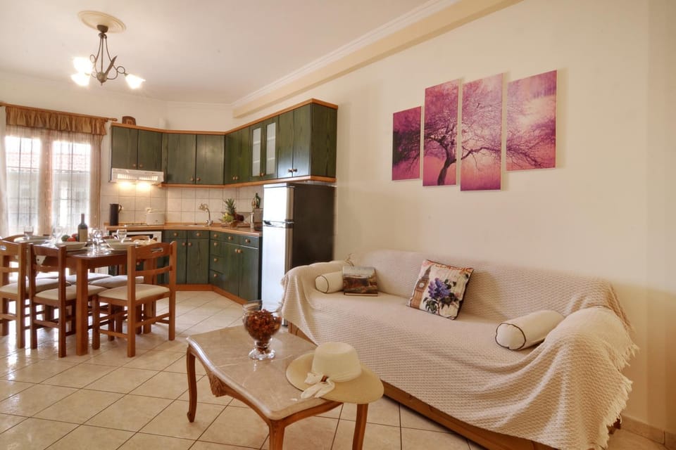 Kitchen or kitchenette, Living room, Dining area