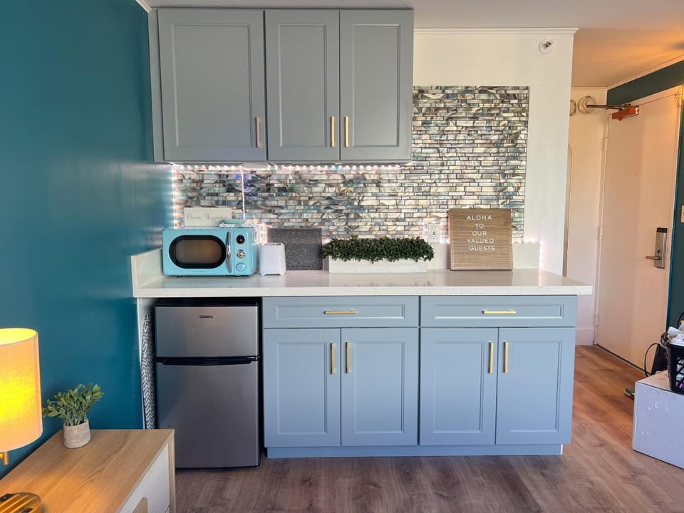 Magnificent Mana Studio at Hawaiian Monarch Apartment in McCully-Moiliili