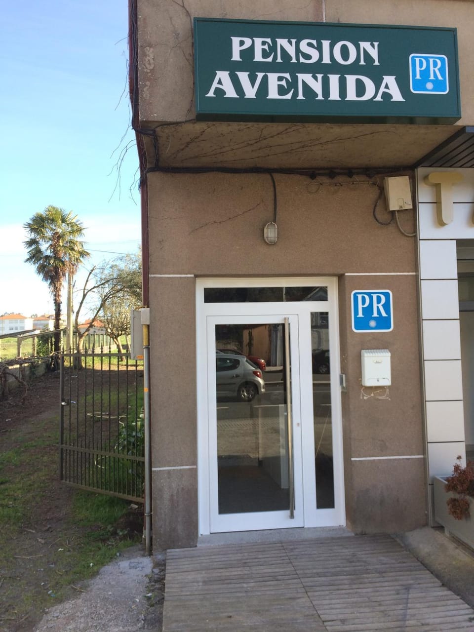 Facade/entrance