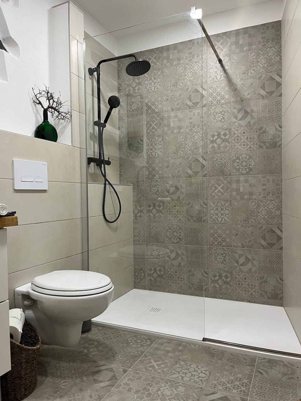 Shower, Toilet, Bathroom