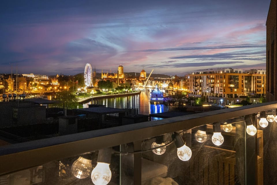 Nearby landmark, View (from property/room), Balcony/Terrace, River view