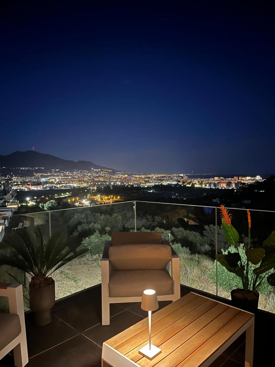 Mountain view, Sea view