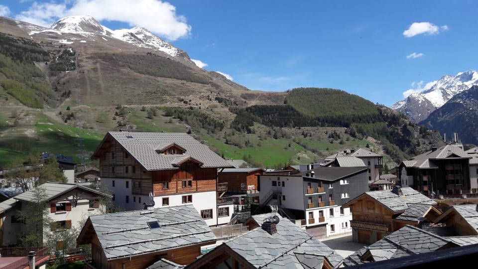 City view, Mountain view