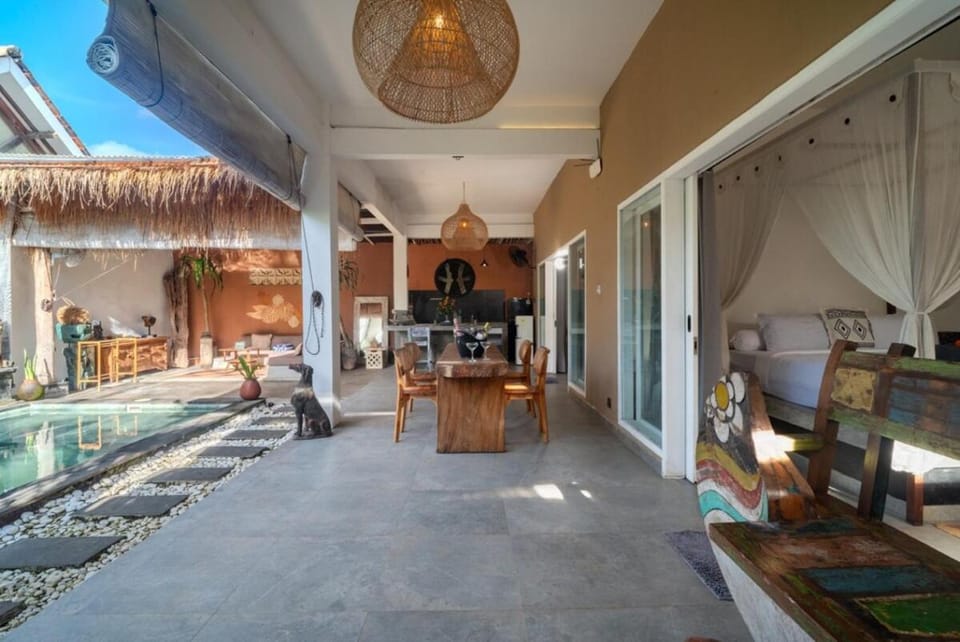 Seating area, Dining area, Pool view, Swimming pool