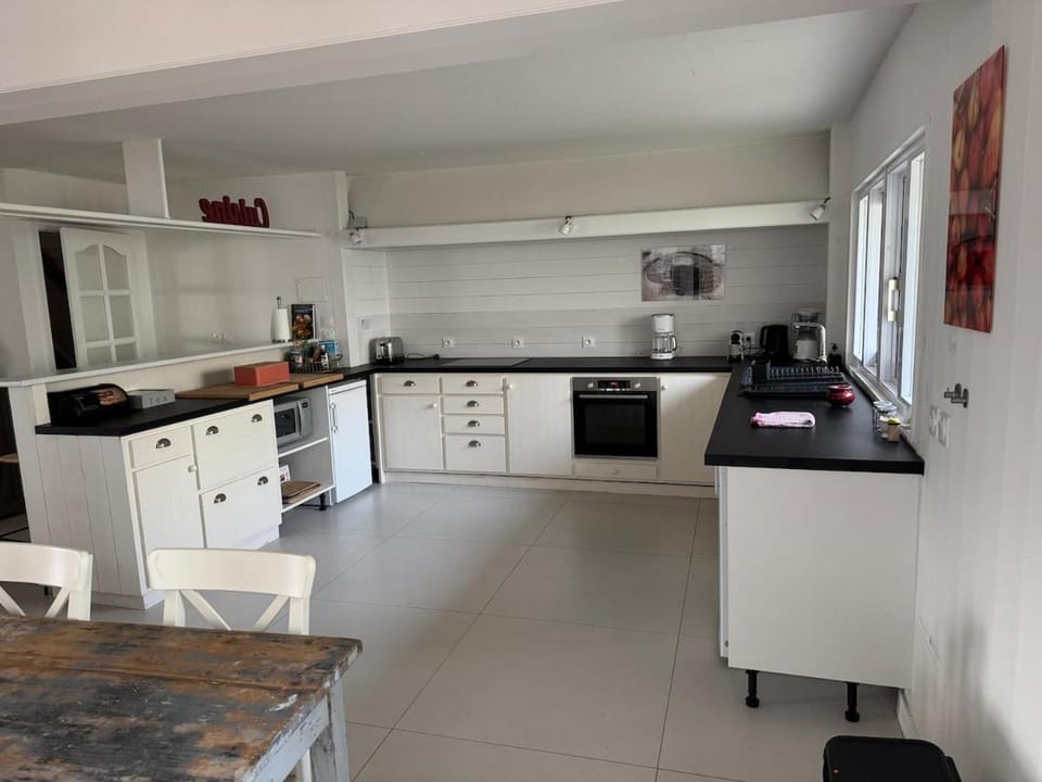 Kitchen or kitchenette, Dining area, dishwasher, oven, stove, toaster