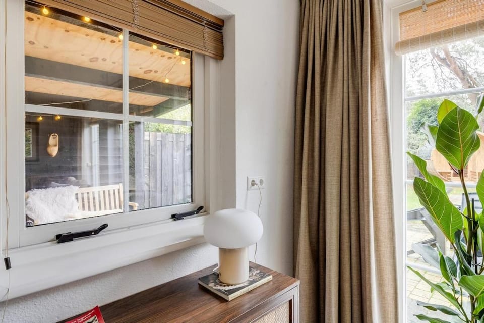 Welkom in ons huisje in het bos met prive sauna House in Lunteren