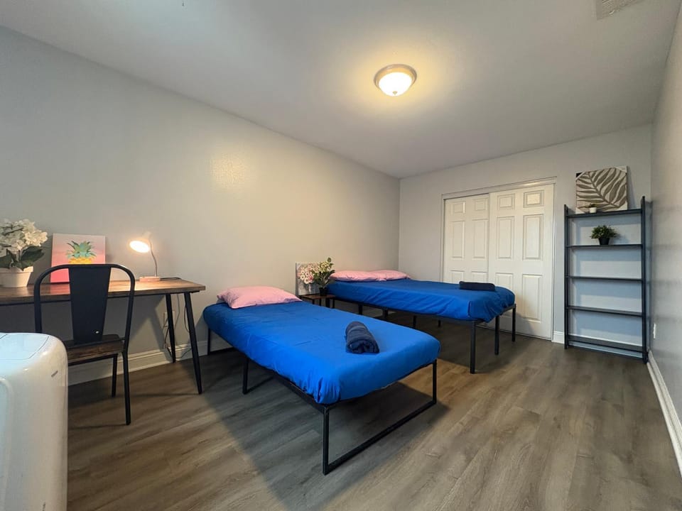 Blue Stay near BMO Stadium and USC Private Room Hostel in Los Angeles