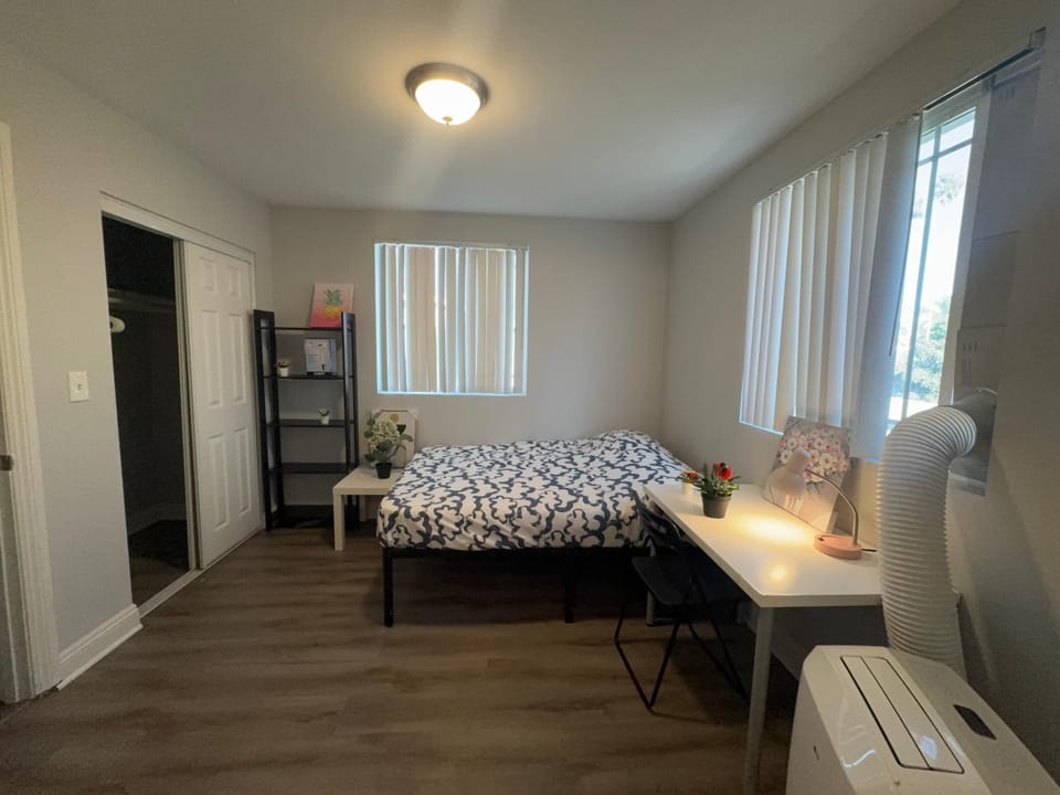 Blue Stay near BMO Stadium and USC Private Room Hostel in Los Angeles