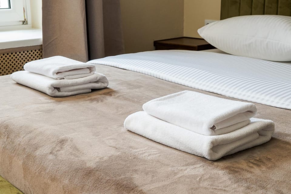 Bed, Photo of the whole room, Bedroom, towels