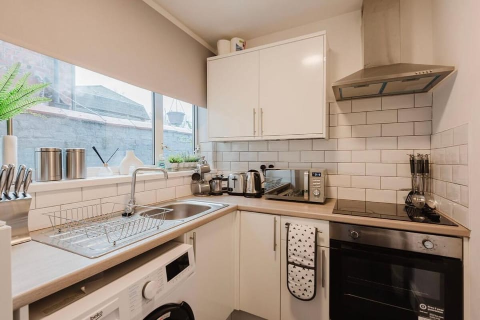 Free parking, late check out CoOp Live Etihad Stadium 3-bed house Apartment in Manchester