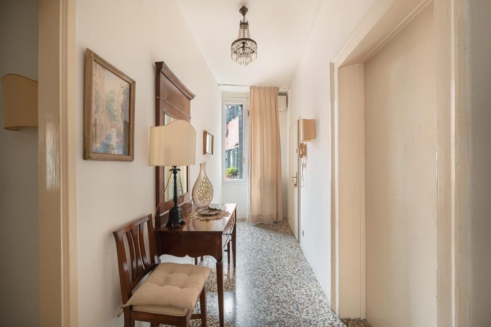 Live Venice as a real Venetian Apartment in Venice