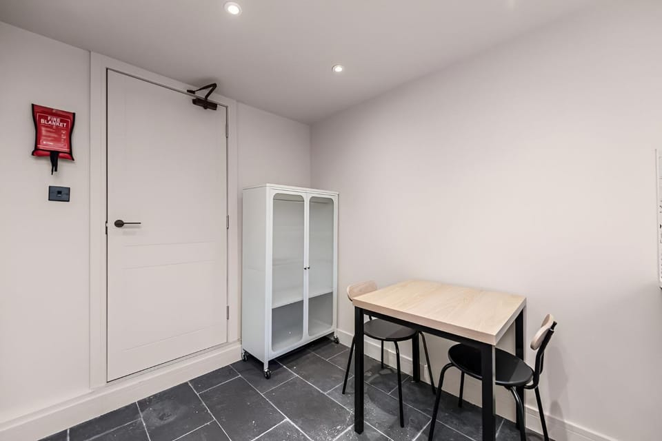 Property building, Dining area, Communal kitchen, wardrobe