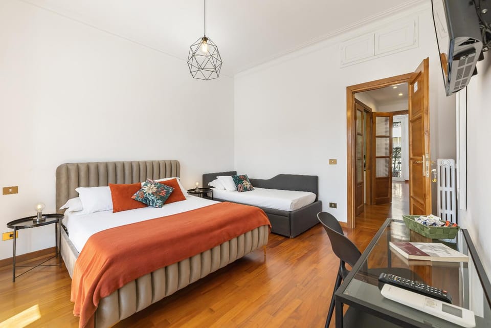 Bed, Photo of the whole room, Bedroom, air conditioner