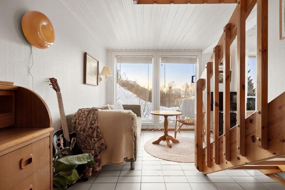 View (from property/room), Living room, Seating area