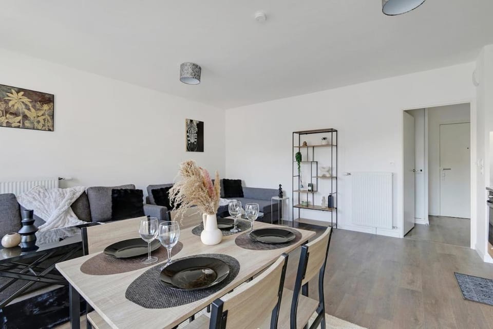 Studio spacieux à 2 minutes de Paris - 4 personnes Apartment in Île-de-France