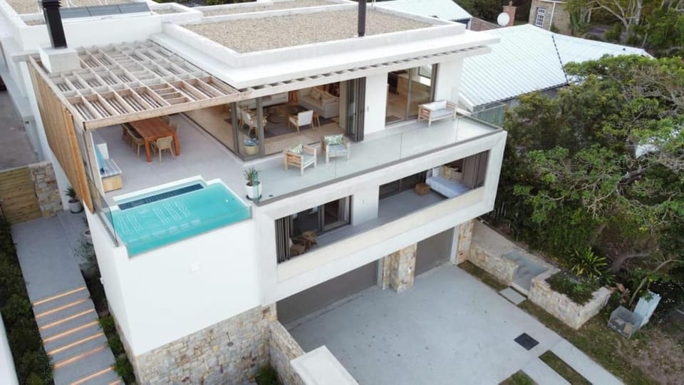 Lookout View - Luxury Villa Steps to Beach Villa in Plettenberg Bay
